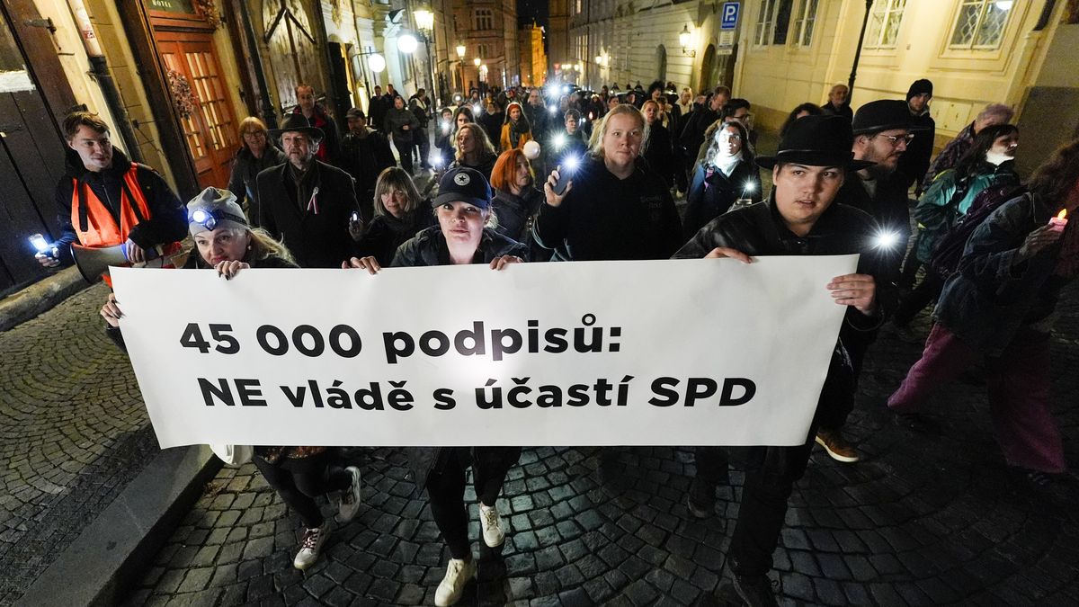 Prahou prošel pochod proti účasti SPD v nové vládě